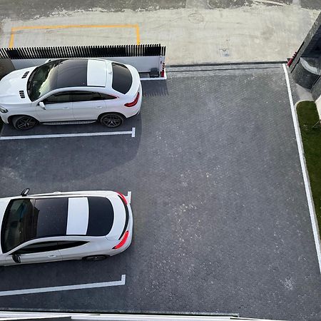 Kevin'S Aparthotel Vlore Exterior photo